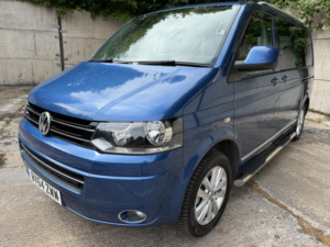 2014 Volkswagen Caravelle 2.0 Bitdi Bluemotion Tech Executive in Blue — image 6