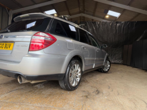 2010 Subaru Outback 3.0 R 5dr in Grey — image 5