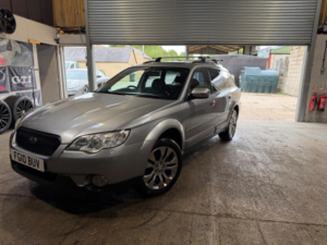 2010 Subaru Outback 3.0 R 5dr in Grey — image 6