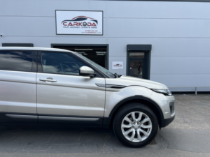 2017 Land Rover Range Rover Evoque 2.0 Ed4 Se in Gold — image 5