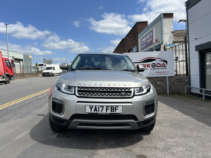 2017 Land Rover Range Rover Evoque 2.0 Ed4 Se in Gold — image 6