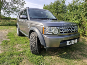 2011 Land Rover Discovery 4 3.0 Sd V6 in Grey — image 4