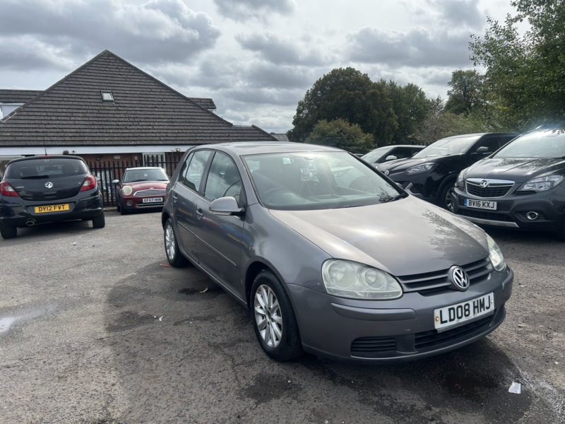 2008 Volkswagen Golf 1.6 Fsi Match in Grey — image 1
