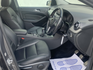 2014 Mercedes-Benz B Class 1.8 Cdi Blueefficiency Sport 5-Door in Grey — image 5