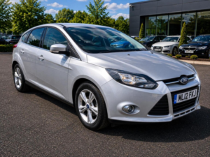 2012 Ford Focus 1.6 Zetec Powershift Euro 5 5dr in Silver — image 3