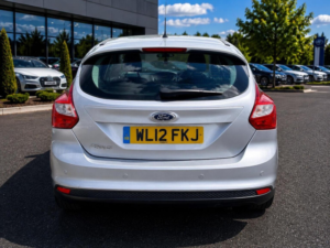 2012 Ford Focus 1.6 Zetec Powershift Euro 5 5dr in Silver — image 5