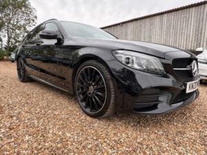 2020 Mercedes-Benz C Class 1.5 C200 Mhev Amg Line Night Edition (premium) Estate 5dr Petrol Hybrid G-Tronic+ Euro 6 (s/s) (198 Ps) in Black — image 3