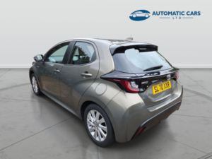 2020 Toyota Yaris Icon Fhev in Bronze — image 6
