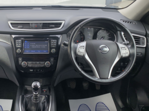 2017 Nissan X-Trail 1.6 Dci N-Vision 5-Door in Black — image 2