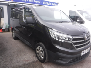 2023 Renault Trafic 2.0 Sl28 Blue Dci 130 Business+ Panel Van My22 in Black — image 2