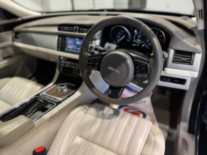 2015 Jaguar Xf 2.0d Portfolio Auto Euro 6 (s/s) 4dr in Blue — image 2