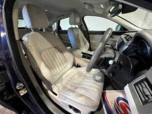 2015 Jaguar Xf 2.0d Portfolio Auto Euro 6 (s/s) 4dr in Blue — image 3