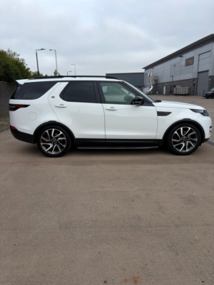 2018 Land Rover Discovery 2.0 Sd4 S SUV 5dr Diesel Auto 4WD Euro 6 (s/s) (240 Ps) in White — image 6