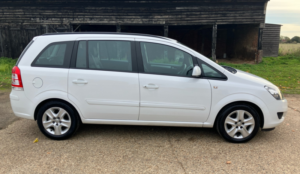 2014 Vauxhall Zafira 1.8 16v Exclusiv Low Mileage in White — image 3