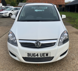 2014 Vauxhall Zafira 1.8 16v Exclusiv Low Mileage in White — image 5