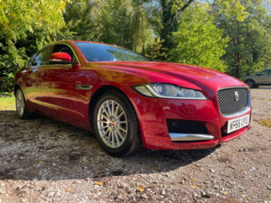 2016 Jaguar Xf 2.0d Prestige Auto AWD Euro 6 (s/s) 4dr in Red — image 2
