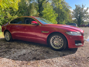 2016 Jaguar Xf 2.0d Prestige Auto AWD Euro 6 (s/s) 4dr in Red — image 3