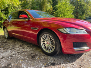 2016 Jaguar Xf 2.0d Prestige Auto AWD Euro 6 (s/s) 4dr in Red — image 4