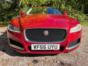 2016 Jaguar Xf 2.0d Prestige Auto AWD Euro 6 (s/s) 4dr in Red — image 5