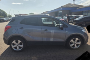 2014 Vauxhall Mokka 1.7 Cdti Tech Line 4x4 * Sat Nav * Privacy Glass * Last Owner 7 Years * Parking Sensors * in Grey — image 2