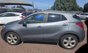 2014 Vauxhall Mokka 1.7 Cdti Tech Line 4x4 * Sat Nav * Privacy Glass * Last Owner 7 Years * Parking Sensors * in Grey — image 4
