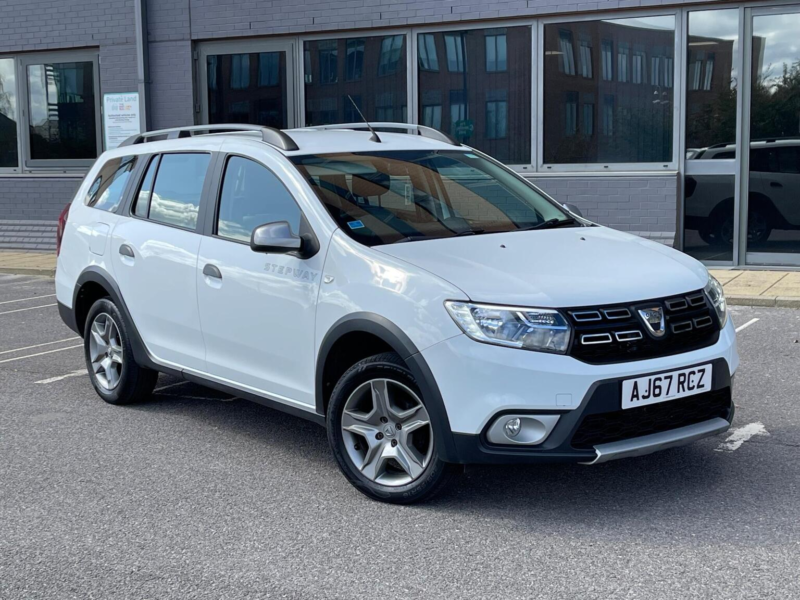 2017 Dacia Logan Mcv Stepway 0.9 Tce Laureate Euro 6 (s/s) 5dr in White — image 1