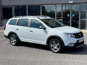 2017 Dacia Logan Mcv Stepway 0.9 Tce Laureate Euro 6 (s/s) 5dr in White — image 3