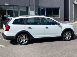 2017 Dacia Logan Mcv Stepway 0.9 Tce Laureate Euro 6 (s/s) 5dr in White — image 4