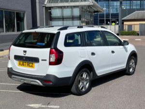 2017 Dacia Logan Mcv Stepway 0.9 Tce Laureate Euro 6 (s/s) 5dr in White — image 5