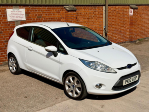 2012 Ford Fiesta 1.25 Zetec 3dr in White — image 2