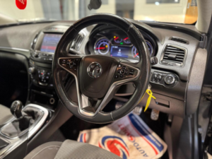 2015 Vauxhall Insignia 2.0 Cdti Ecoflex Sri Nav Euro 5 (s/s) 5dr in Black — image 2