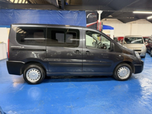 2015 Peugeot Expert Tepee 2.0 Hdi Tepee Comfort in Grey — image 4