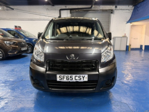 2015 Peugeot Expert Tepee 2.0 Hdi Tepee Comfort in Grey — image 5