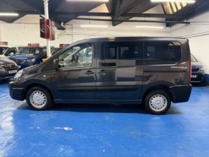 2015 Peugeot Expert Tepee 2.0 Hdi Tepee Comfort in Grey — image 6