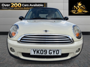2009 MINI Hatch 1.6 Cooper Hatch in White — image 2