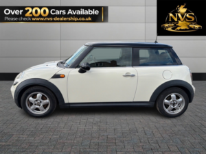 2009 MINI Hatch 1.6 Cooper Hatch in White — image 4