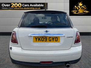 2009 MINI Hatch 1.6 Cooper Hatch in White — image 6