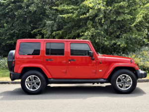 2015 Jeep Wrangler 2.8 Wrangler 4-Door Overland 2.8 Crd Auto in Red — image 2