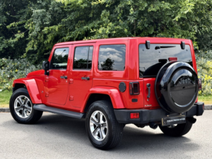 2015 Jeep Wrangler 2.8 Wrangler 4-Door Overland 2.8 Crd Auto in Red — image 3