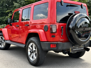 2015 Jeep Wrangler 2.8 Wrangler 4-Door Overland 2.8 Crd Auto in Red — image 6
