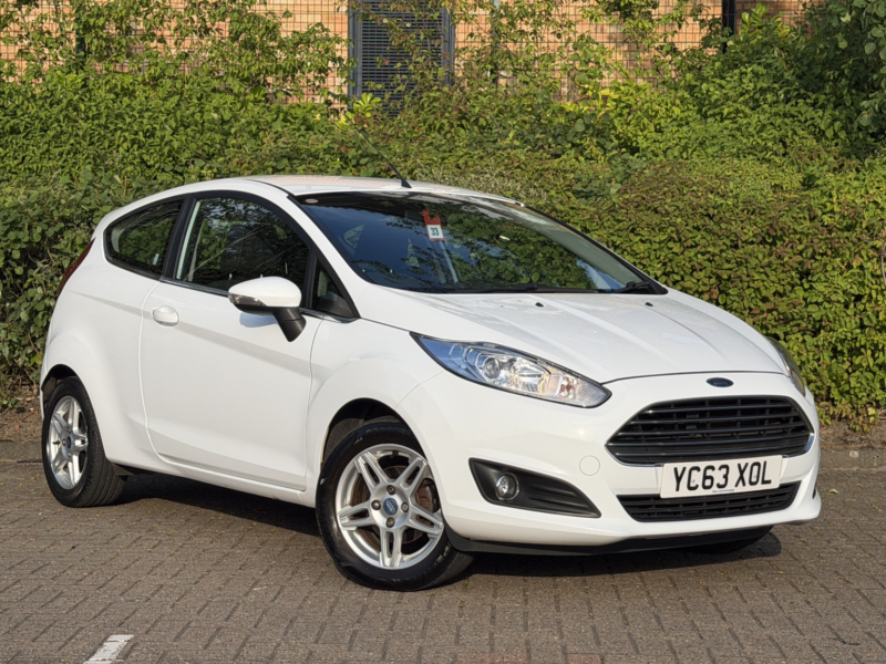 2013 Ford Fiesta 1.0 Zetec in White — image 1