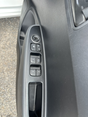 2018 Hyundai I10 1.0 I10 Go! Se 1.0 in White — image 6