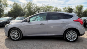 2012 Ford Focus 1.6 Tdci Zetec Euro 5 (s/s) 5dr in Silver — image 5