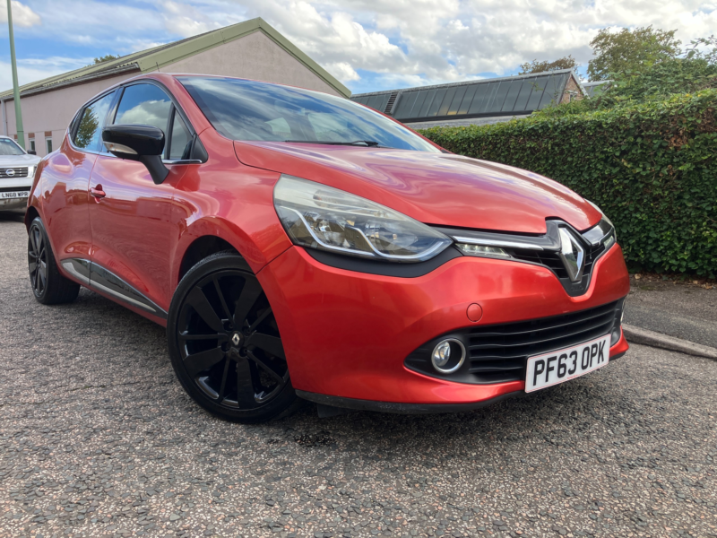 2014 Renault Clio 0.9 Tce Dynamique S Medianav Hatchback 5dr Petrol Manual Euro 5 (s/s) (90 Ps) in Red — image 1
