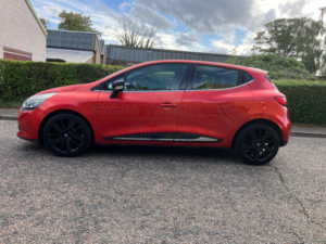 2014 Renault Clio 0.9 Tce Dynamique S Medianav Hatchback 5dr Petrol Manual Euro 5 (s/s) (90 Ps) in Red — image 5