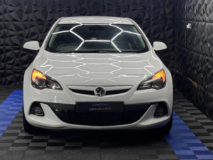 2016 Vauxhall Astra Gtc 1.4i Turbo Limited Edition Euro 6 (s/s) 3dr in White — image 2
