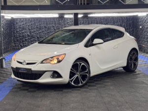 2016 Vauxhall Astra Gtc 1.4i Turbo Limited Edition Euro 6 (s/s) 3dr in White — image 3