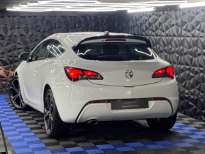 2016 Vauxhall Astra Gtc 1.4i Turbo Limited Edition Euro 6 (s/s) 3dr in White — image 4