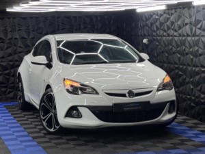 2016 Vauxhall Astra Gtc 1.4i Turbo Limited Edition Euro 6 (s/s) 3dr in White — image 5