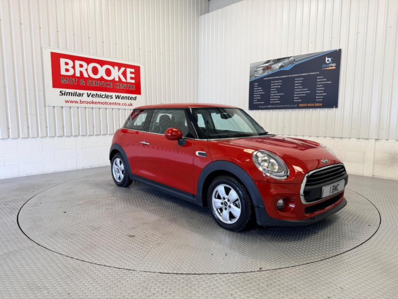 2017 MINI Hatch 1.2 One Euro 6 (s/s) 3dr in Red — image 1